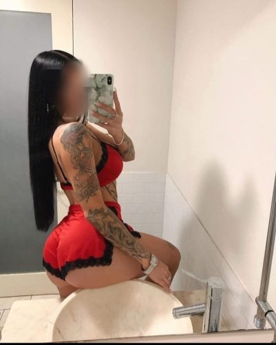 Türbanlı Escort Bayan Sizinle Harika Bir Gece Geçirmek İstiyor